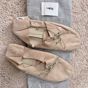 Hobes discontinued flats